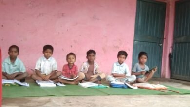 Photo of जर्जर भवन में वन ग्राम के छात्र ग्रहण कर रहे शिक्षा: समस्या