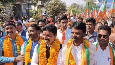 Photo of भाजपा के दो और कांग्रेस के एक प्रत्याशी ने भरा नामांकन फॉर्म