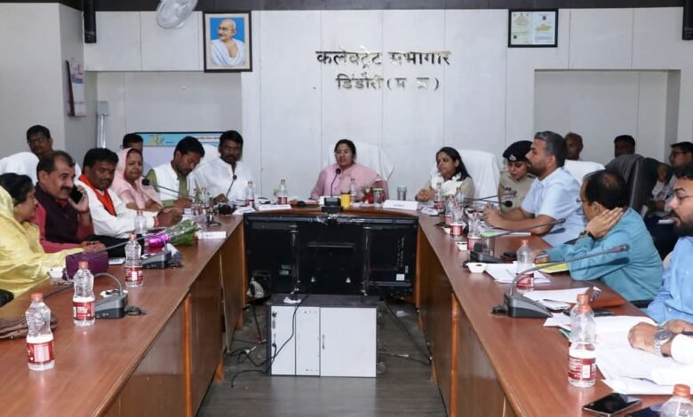 Photo of डिंडौरी में विकास कार्यों की समीक्षा बैठक