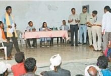 Photo of चौपाल लगा कर ग्रामीणों की समस्या का किया निराकरण