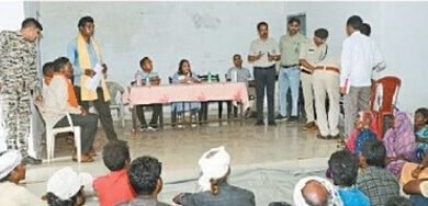 Photo of चौपाल लगा कर ग्रामीणों की समस्या का किया निराकरण