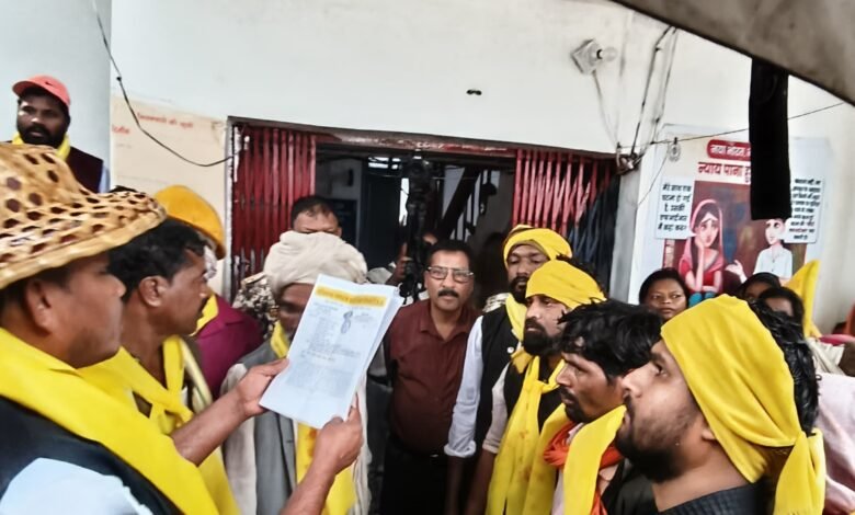 Photo of वन विभाग की कार्रवाई से आदिवासियों में आक्रोश