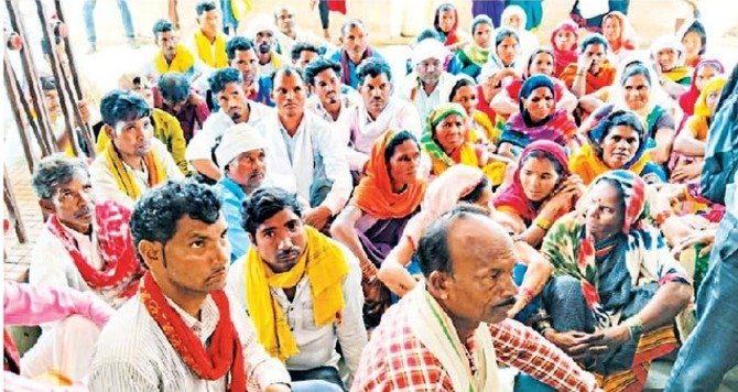 Photo of अमरपुर के ग्रामीणों ने लगे जनसुनवाई में गुहार विवाद रोड निर्माण की मांग