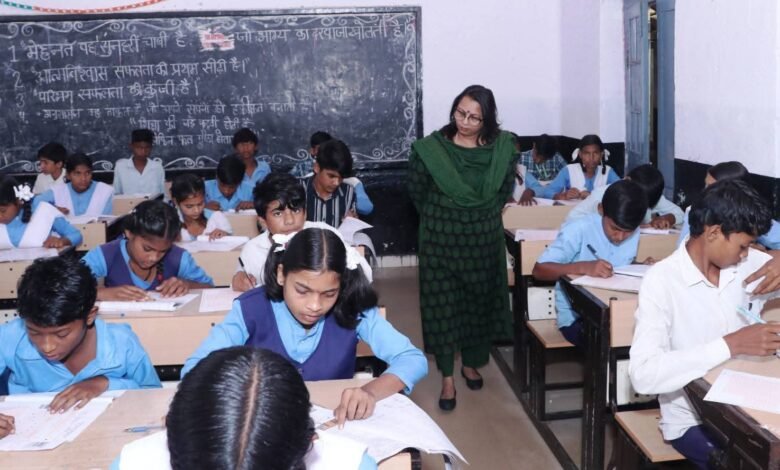 Photo of कलेक्टर अंजू भदौरिया ने किया राष्ट्रीय मीन्स कम मेरिट परीक्षा केंद्रों का निरीक्षण