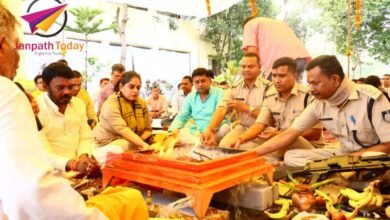 Photo of विजयादशमी पर पुलिस लाइन में हुआ शस्त्र पूजन , विधायक ओमप्रकाश धुर्वे, पुलिस अधीक्षक एवं जनप्रतिनिधि रहे उपस्थित