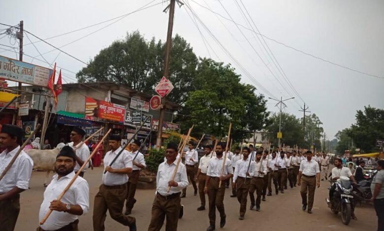 Photo of नगर में धूमधाम से आयोजित हुआ आरएसएस का विशाल पथ संचलन