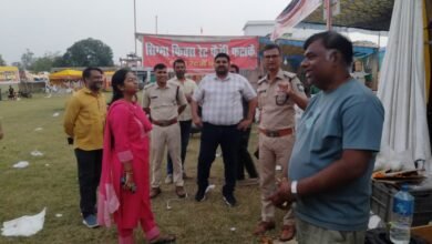 Photo of राजस्व, पुलिस और नगर परिषद अधिकारियों ने पटाखा दुकानों का किया निरीक्षण अग्निशामक यंत्र एवं सुरक्षा सामग्री रखने के दिए निर्देश