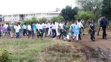 Photo of कलेक्टर ने लिया बरगांव में आयोजित होने वाले विशाल स्वास्थ्य एवं दिव्यांगजन शिविर की तैयारियों का जायजा 