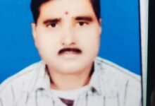 Photo of पिता की मानसिक हालत का लोग उठा रहे हैं गलत फायदा, बेटी ने लगाई न्याय की गुहार 