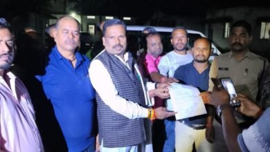 Photo of करंजिया में लगे नाथूराम गोडसे जिंदाबाद के नारे विधायक ओमकार मरकाम ने खोला विरोध में मोर्चा