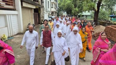 Photo of 33 वर्षों बाद आर्यिका संघ का डिंडौरी नगर में भव्य आगमन