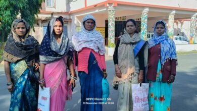 Photo of महिलाओं कि आजीविका निधि मे भ्रष्टाचार , ब्लॉक प्रबंधक टी. के. दास के खिलाफ समूह की महिलाओं ने खोला मोर्चा 