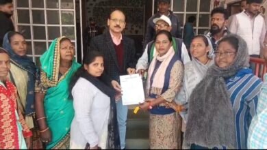 Photo of लाड़ली बहनों को धमकी देने के विरोध में महिला कांग्रेस का प्रदर्शन, राष्ट्रपति के नाम सौंपा ज्ञापन