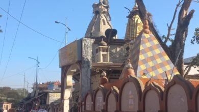 Photo of प्रशासन ने हटाया नगर परिषद क्षेत्र से अतिक्रमण, मंदिर और मस्जिद के लाउडस्पीकर भी निकाले गए