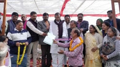 Photo of 15 हितग्राहियों को मिली आवंटन आदेश एवं आवास की चाबी – प्रधानमंत्री आवास योजना गृह प्रवेश कार्यक्रम संपन्न