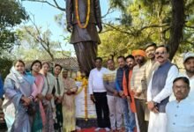 Photo of पूर्व  प्रधानमंत्री स्व अटल बिहारी वाजपेई के जन्म दिवस पर भाजपा कार्यकर्ताओं ने की पुष्पांजलि अर्पित