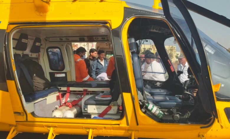 Photo of मानवता की उड़ान: डिंडोरी की बेटी कीर्ति चंदेल को एयर एम्बुलेंस से भेजा गया AIIMS भोपाल, कलेक्टर ने  बढ़ाया हौसला