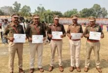 Photo of गणतंत्र दिवस के मौके पर उत्कृष्ट कार्य के लिए पुलिस अधिकारियों को किया गया सम्मानित