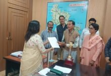 Photo of 14 वर्षों से निलंबित सहायक अध्यापक धनीराम मरावी सेवा में बहाल–प्राथमिक शाला झिरिया बहरा में मिली नई पदस्थापना