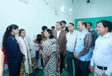 Photo of डिंडोरी में जिला स्तरीय बैडमिंटन प्रतियोगिता का शुभारंभ, 64 खिलाड़ी ले रहे हैं हिस्सा