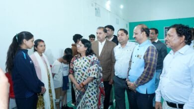 Photo of डिंडोरी में जिला स्तरीय बैडमिंटन प्रतियोगिता का शुभारंभ, 64 खिलाड़ी ले रहे हैं हिस्सा