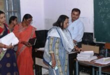 Photo of कलेक्टर श्रीमती अंजू पवन भदौरिया ने उत्कृष्ट विद्यालय का किया निरीक्षण, मूल्यांकन कार्य का लिया जायजा