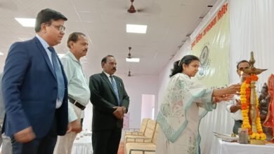 Photo of प्रधान जिला एवं सत्र न्यायाधीश श्रीमती शशिकांता वैश्य के मुख्याआथित्य में संपन्न हुआ वृहद विधिक जागरूकता शिविर 