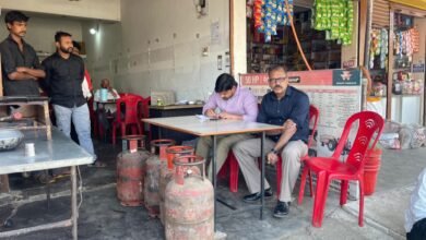 Photo of खाद्य विभाग की बड़ी कार्यवाही -मारवाड़ी भोजनालय से जप्त किए LPG घरेलू गैस के 4 सिलेंडर
