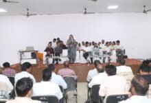 Photo of राजस्व विभाग की समीक्षा बैठक संपन्न, उत्कृष्ट कार्य करने वाले 31 पटवारियों का हुआ सम्मान