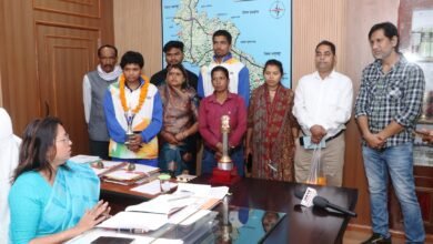 Photo of कुश्ती खिलाड़ी चाँदनी नरेती को कलेक्टर ने किया सम्मानित – यूथ गेम्स में लगातार जीते पदक, जिले का बढ़ाया मान