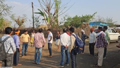 Photo of मेंहदवानी के सकरी टोला एवं घंघारी टोला में हैंडपंप खनन हेतु सर्वे प्रारंभ- मंगलवार को जनसुनवाई में पहुंची थी खाली बर्तन लेकर महिलाएं 