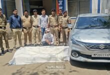 Photo of अवैध  शराब के खिलाफ कोतवाली पुलिस की बड़ी कार्रवाई, 101 लीटर अंग्रेजी शराब व बलेनो कार जब्त, एक आरोपी भी गिरफ्तार