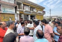 Photo of मुख्यालय में सड़क जाम- sdm की समझाइश और cmo को निर्देश के बाद माने नाराज लोग