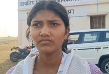 Photo of 12वीं बोर्ड परीक्षा के परिणाम में बढाई छात्रा की परेशानी, अंग्रेजी का पेपर क्यों हुआ रद्द छात्रा हैरान – जवाब देने से बच रहे अधिकारी 