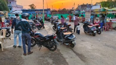 Photo of चाट चौपाटी में बाइक सवार फैला रहे हैं अव्यवस्था – पार्किंग व्यवस्था को लेकर उठ रहे सवाल 