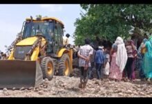 Photo of मलबे में दबने से हुई महिला की मौत- अवैध छुही खदान धसकने से हुआ हादसा- रेस्क्यू आपरेशन जारी