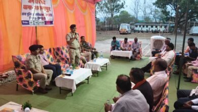Photo of पुलिस अधीक्षक ने समनापुर जनसंवाद में सुनीं जनता की समस्याएं, साइबर ठगी और नशामुक्ति पर किया जागरूक