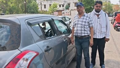 Photo of कार की कांच तोड़कर अज्ञात चोर ने किया 40000 पार- मुख्य मार्ग पर खड़ी कार में चोरों का हमला 