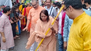 Photo of नगर में श्रद्धा और उल्लास के साथ निकली भगवान श्री जगन्नाथ की भव्य रथयात्रा – कलेक्टर श्रीमती अंजू पवन भदौरिया ने की खुशहाली की कामना, नगरवासियों ने पुष्पवर्षा कर किया स्वागत