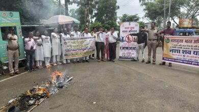 Photo of सिगरेट-गुटखे जैसे मादक पदार्थों की निकली प्रतीकात्मक शव यात्रा, लोगों को दिलाई नशा छोड़ने की शपथ