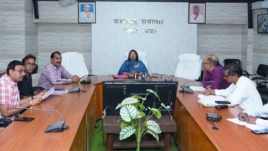 Photo of कलेक्ट्रेट सभाकक्ष में भारतीय रेडक्रॉस सोसायटी और रोगी कल्याण समिति की बैठक संपन्न 