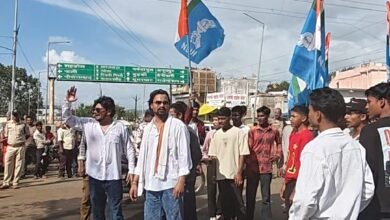 Photo of ऑक्सीजन की कथित कमी से हुई युवक की मौत के विरोध में NSUI का प्रदर्शन