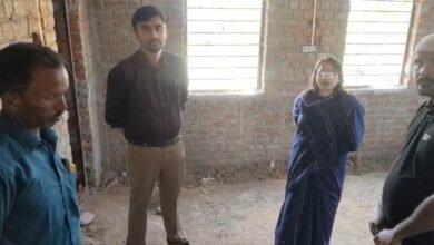 Photo of पंचायत भवन अधूरा, पूरी राशि आहरित! गणेशपुर में निर्माण कार्य की स्थिति देख कलेक्टर ने जताई नाराजगी-   लगभग 38 लाख रुपये की लागत से बनना था पंचायत भवन, सचिव के निलंबन और सरपंच से राशि वसूली के निर्देश