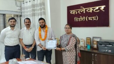 Photo of स्वामित्व योजना: 100 रजिस्ट्री पूर्ण करने पर पटवारी वसीम कुरैशी सम्मानित